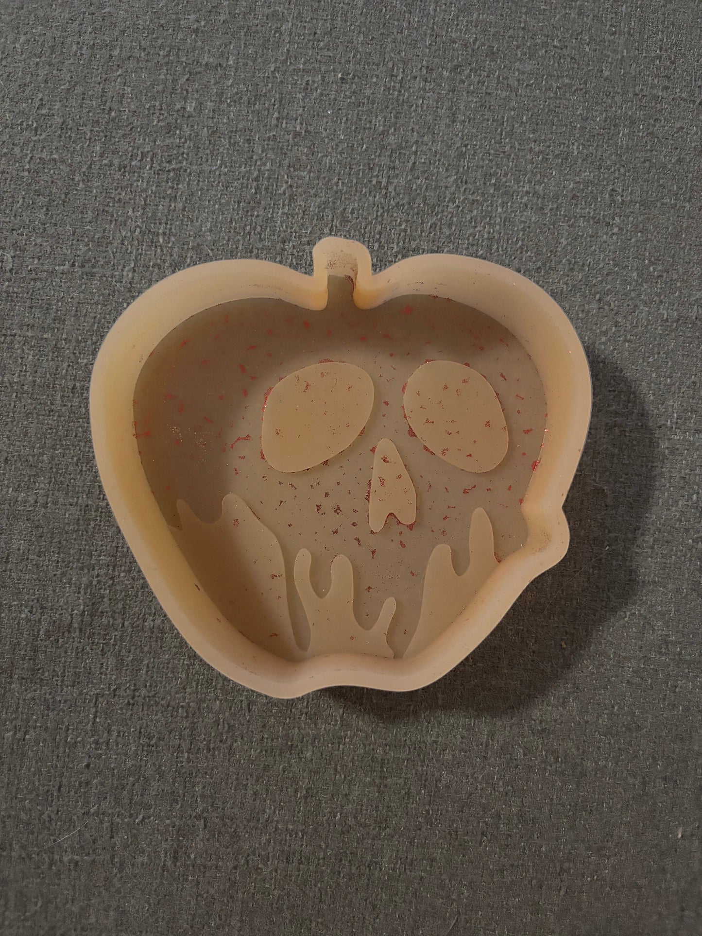 Poison apple