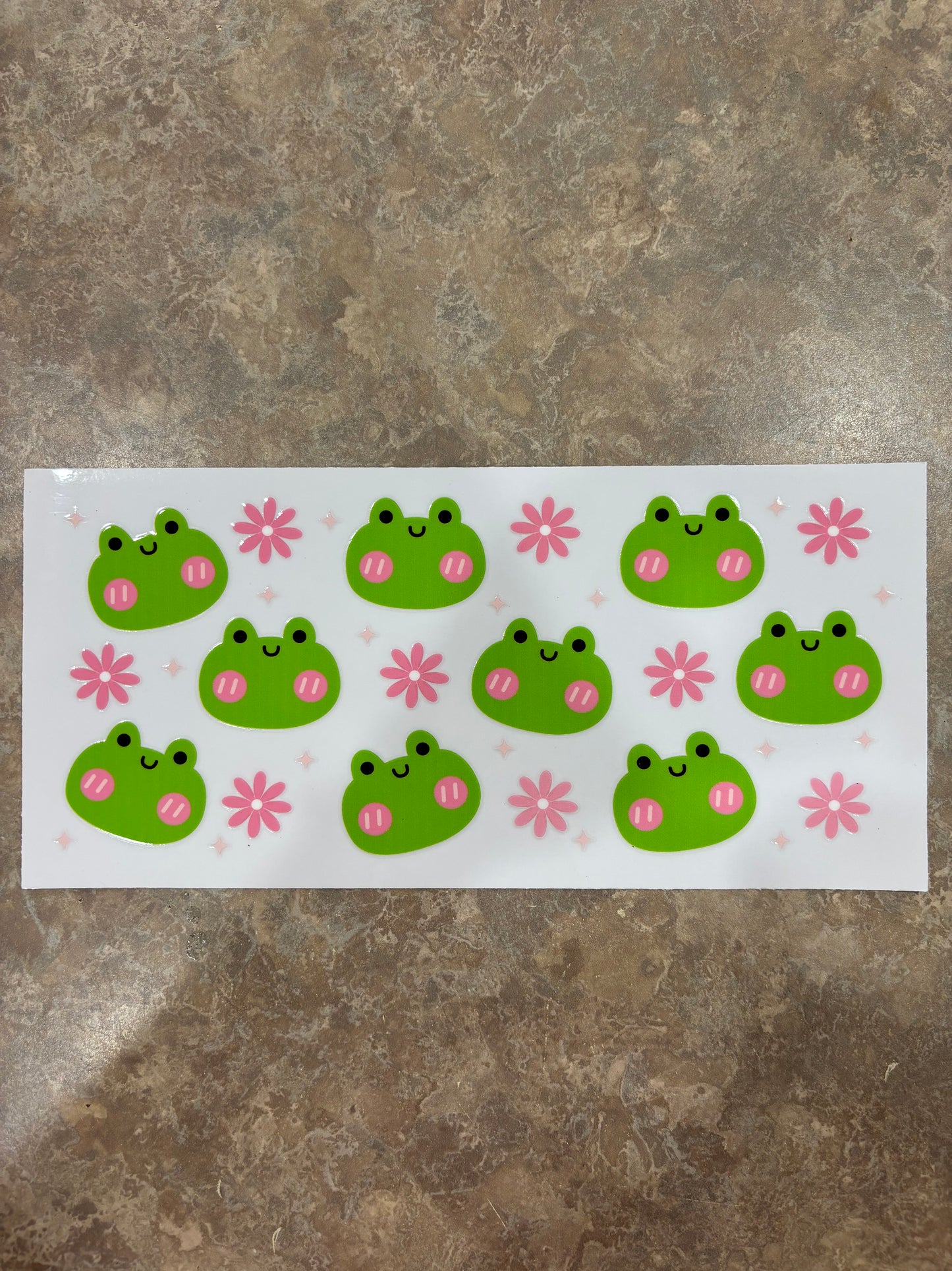 Frogs With Pink Flowers Cup Wrap