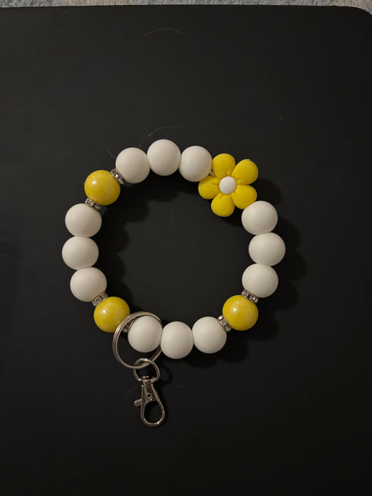 Yellow daisy wristlet